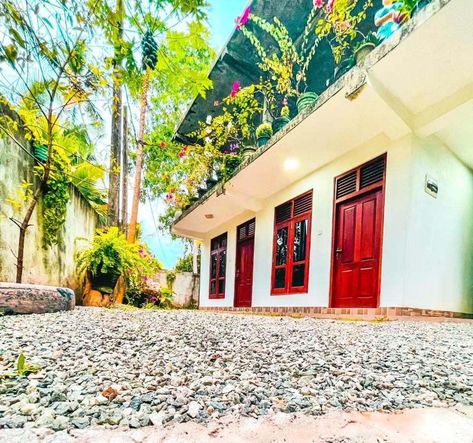 Coco Mount Mirissa Hotel Matara Buitenkant foto