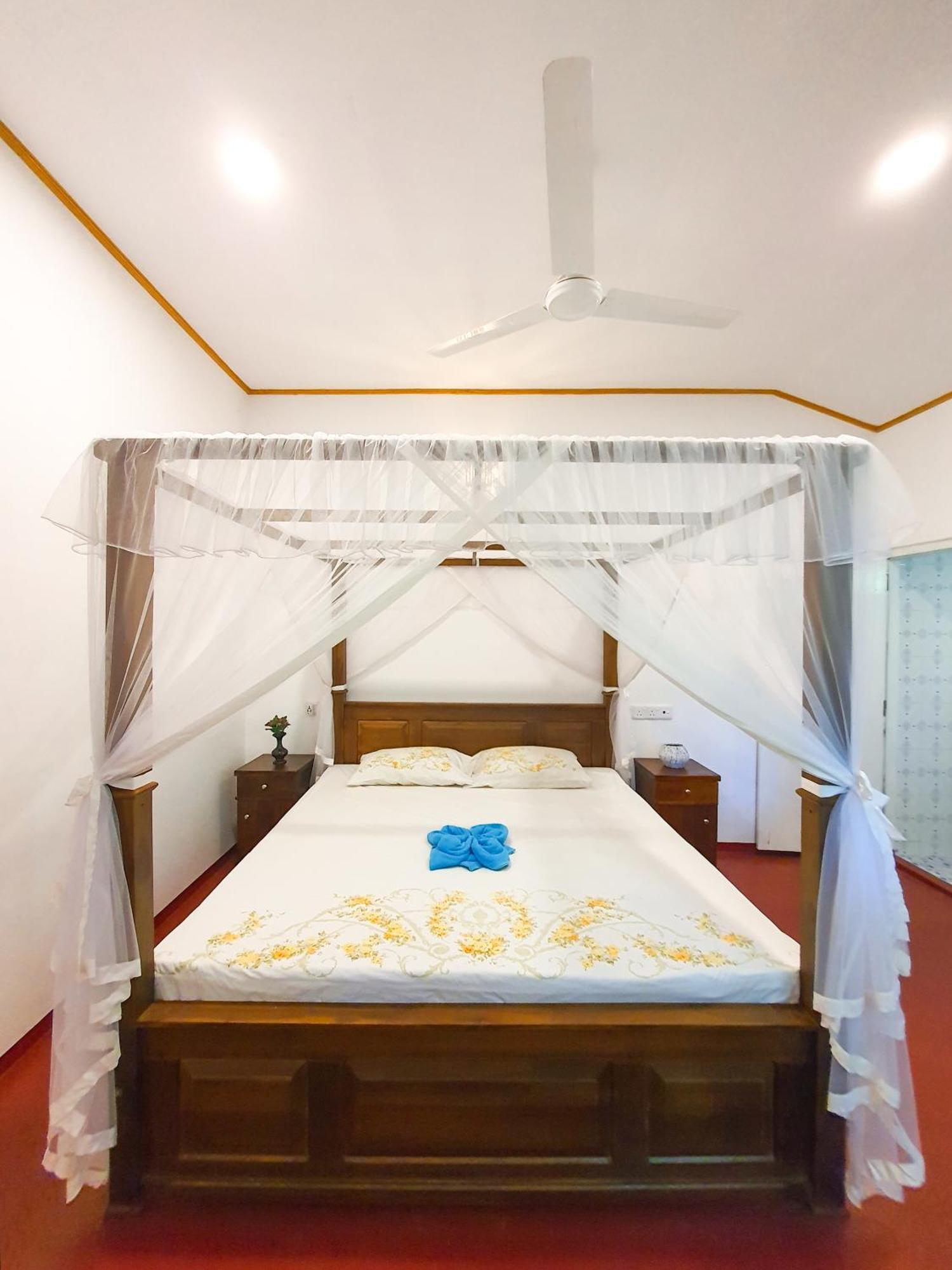 Coco Mount Mirissa Hotel Matara Buitenkant foto